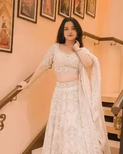 Escort Cuncolim